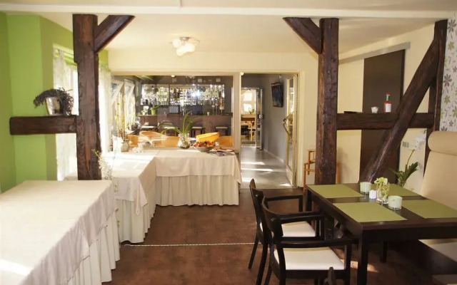 Memory Hotel Restaurant