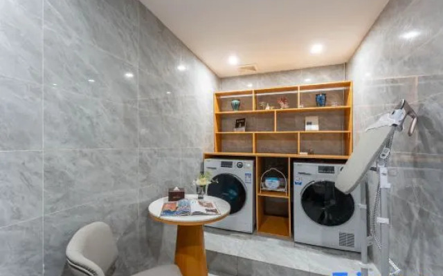 World=- Holtel Jinan Dongzhan Beichen Longhu Tianjie Dian