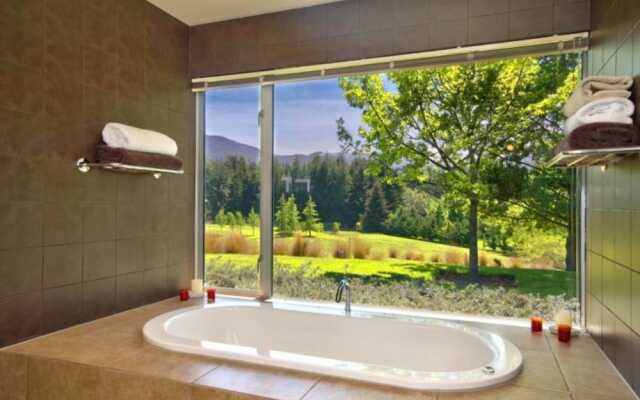 Queenstown Exclusive Retreat with Hot Tub