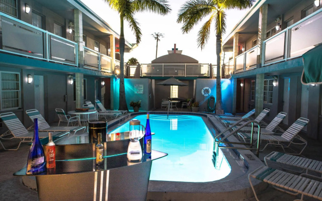 Camelot Beach Suites