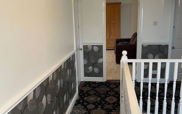 Beautiful 5 bed Farm Accommodation