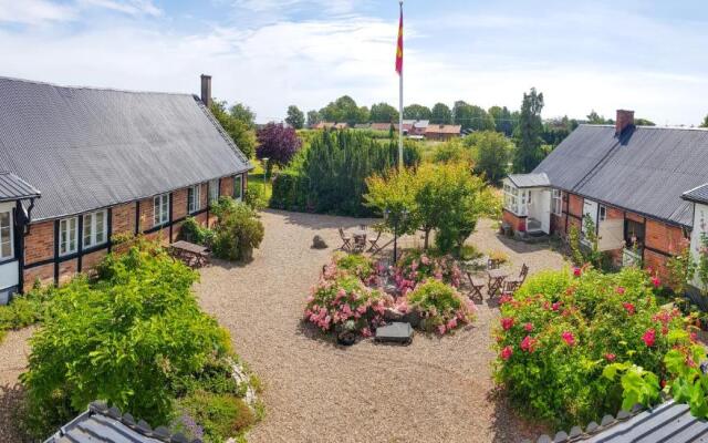 Stora Herrestad Bed & Breakfast