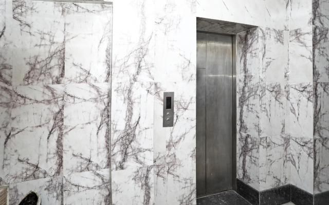 OYO 11937 Hotel Meedo