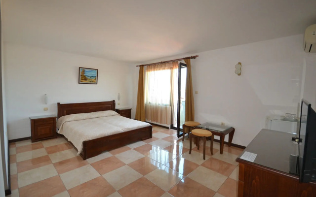 Hotel More