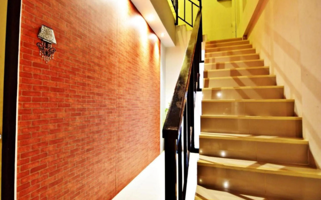 Be Rich Hotel