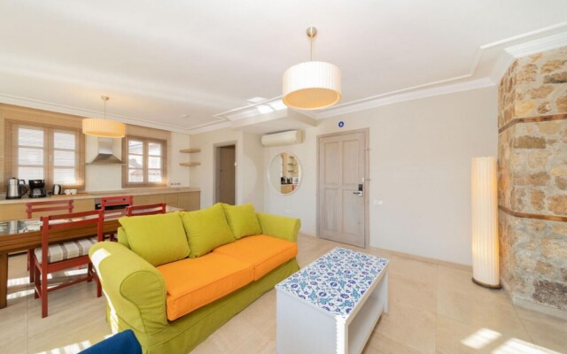 Glamorous Hotel Room Near Hadrian s Gate