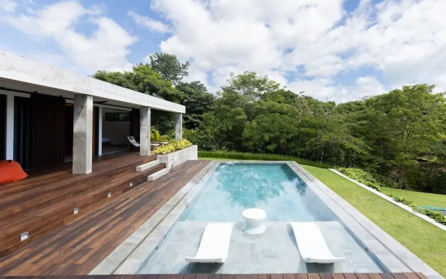 Villa Futura by Acomodo