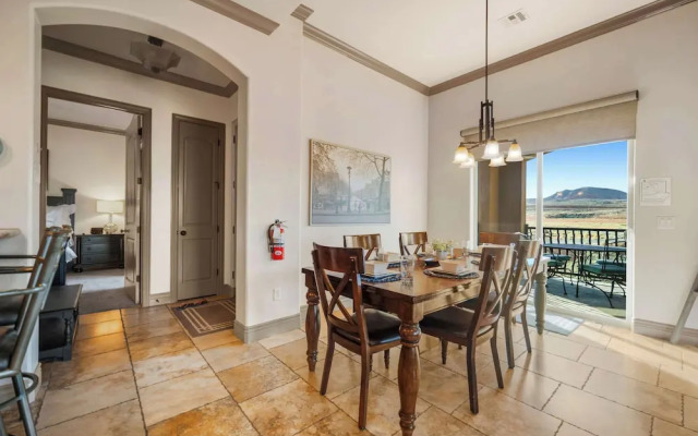 Coral Sunset Amenity-filled!