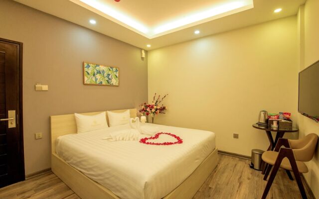 Golden hotel