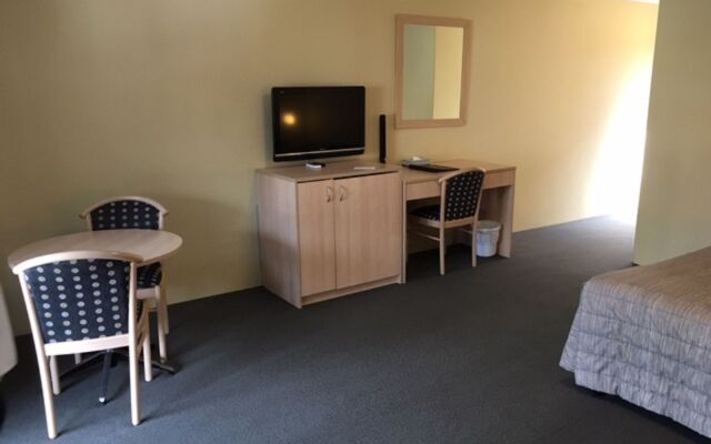 Maclin Lodge Motel