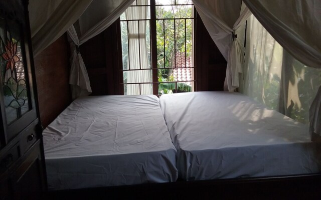 NILA HOUSE, Sharia Family Home Stay
