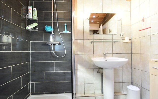 Farmhouse in Fours With Courtyard, Terrace, Fenced Garden