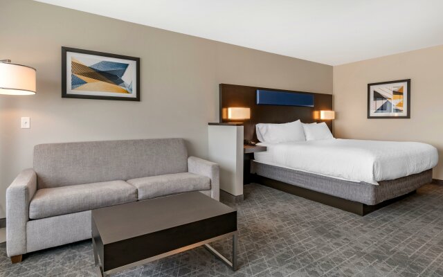 Holiday Inn Express & Suites Lancaster - Mount Joy, an IHG Hotel