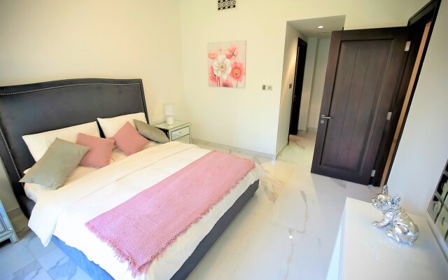 Amazing 2 bedroom with terrace  Downtown Dubai