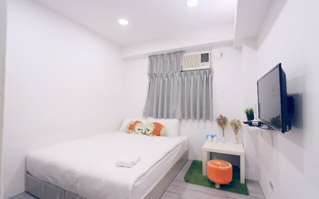 Fengjia Base14 Hostel