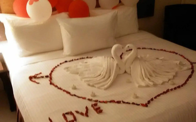 Leisure Cove Hotel & Apartments