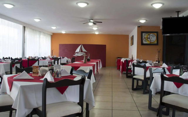 Hotel Expo Plaza Business and Family Guadalajara