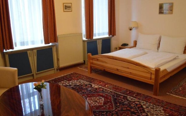 Hotel Pension Walzerstadt