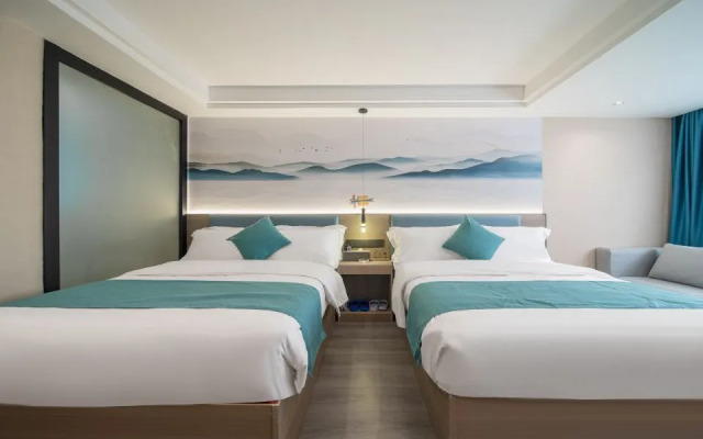 Hongtian W Hotel (Zhanggong District Wenming Avenue Bus Station)