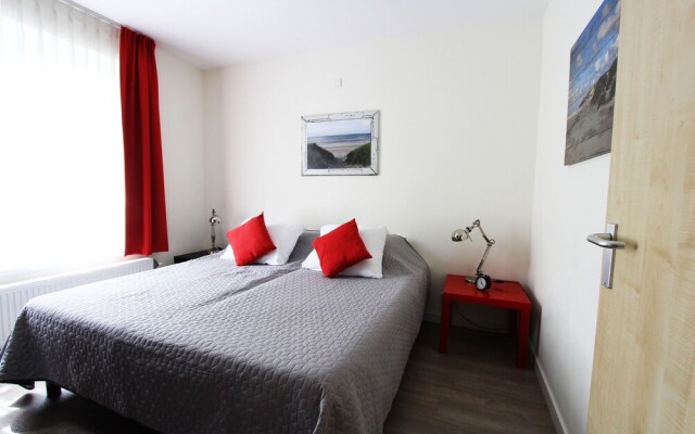 Stunning 2-bed Apartment in Egmond aan Zee Mantelm