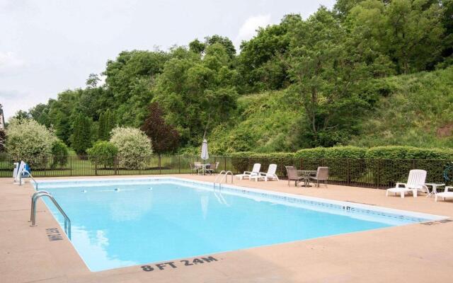 Clarion Inn Fairmont