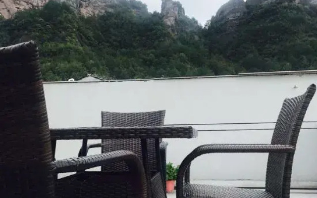 Tinghua B & B