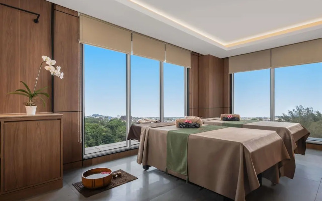 Grand Mercure Batam Centre