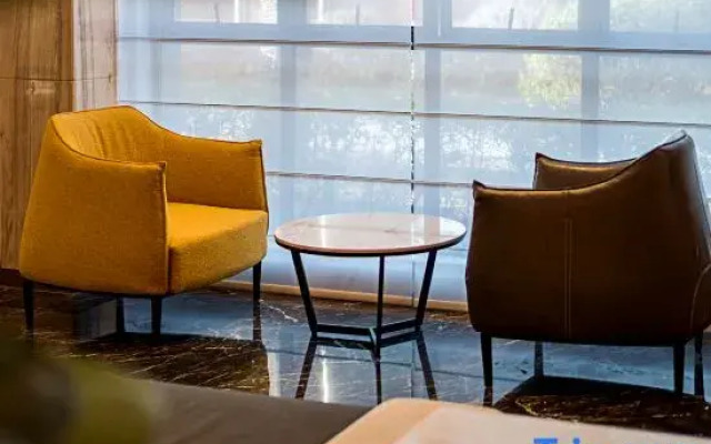 Madison Hotel (Huangcuo Beach Branch)