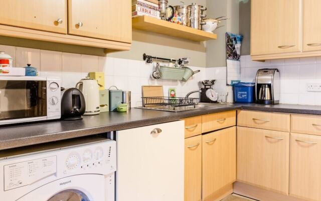 Elegant 2 Br Apartment in W/Garden, Fits 6