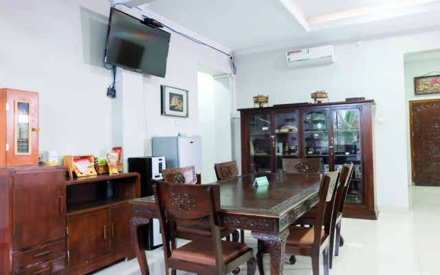 Villa Prambanan Jogja with Private Swimming Pool by Simply Homy