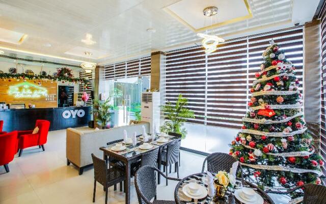 OYO 489 Casa Mia Hotel Suites