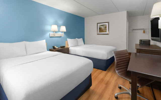 Travelodge by Wyndham Madison Heights MI