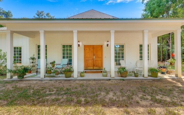 Enchanting Fairhope Cottage: 2 Mi to Town & Pier!