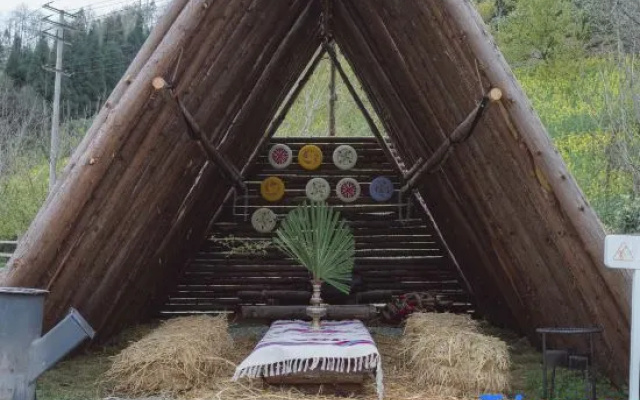 LUCIGOGO Luxi Valley White Deer Private Soup Tent Camp