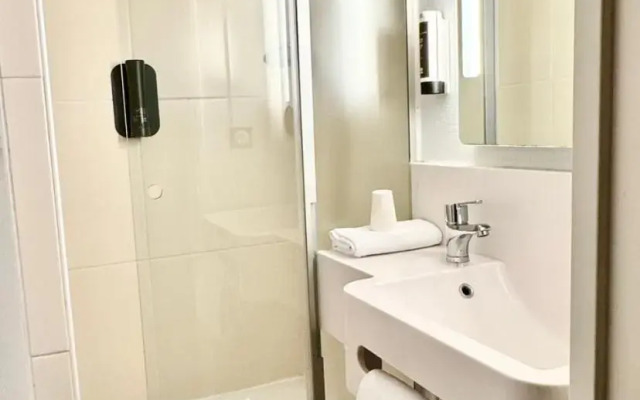 B&B HOTEL Lille Centre Grand Palais