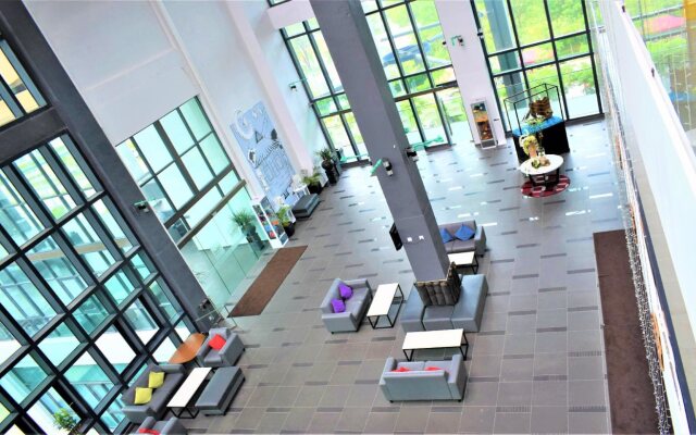 D'Wharf Hotel & Serviced Residence