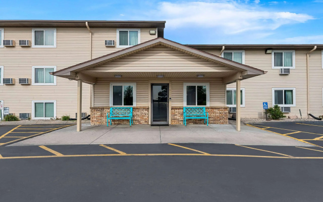 Super 8 by Wyndham Council Bluffs IA Omaha NE Area