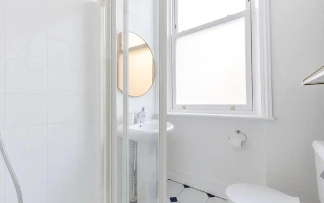 Cosy 1 Bedroom Apartment in West Kensington
