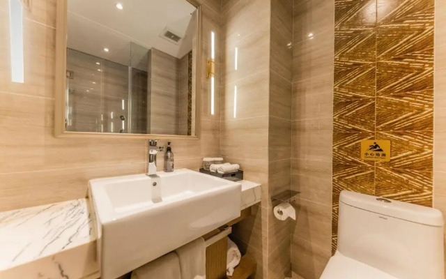 Yitel Premium (Shanghai Wujiaochang Metro Station)