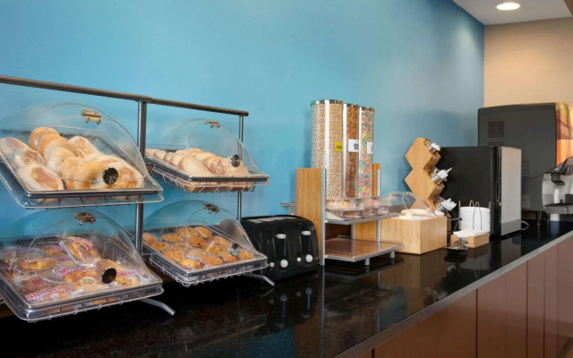 Fairfield Inn by Marriott