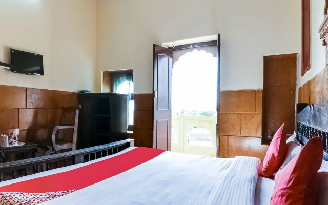 OYO 10132 Hotel Regal Inn