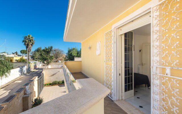 2536 Villa Degli Eucalipti by Barbarhouse