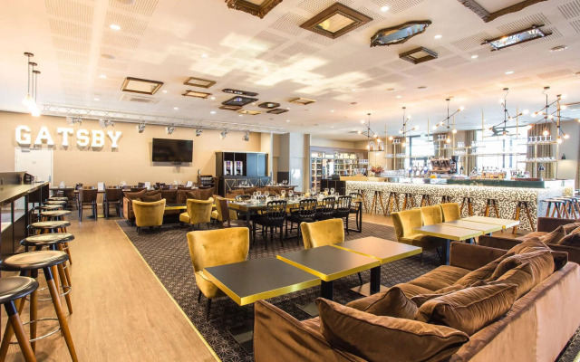 Gatsby Hotel & Restaurant by Happyculture