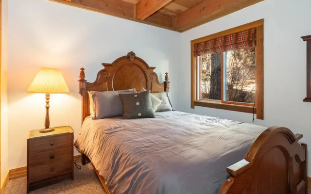 Gold Bend by Tahoe Mountain Properties