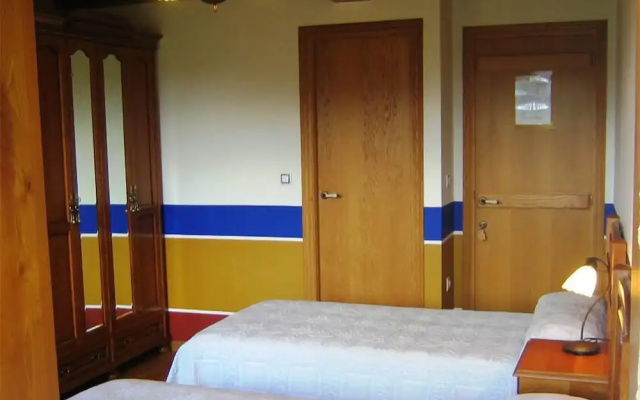 Casa Os Carballás