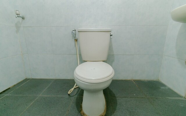 Koneng Hotel by OYO Rooms