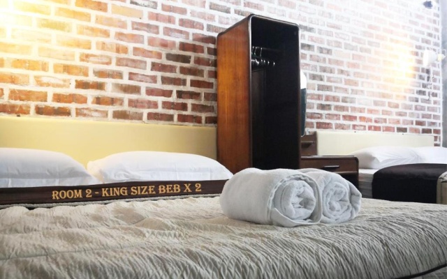 IPOH CEMPAKA VILLA (12pax) vintage.classic经典复古.精品民宿 – Guest Rooms – Ipoh