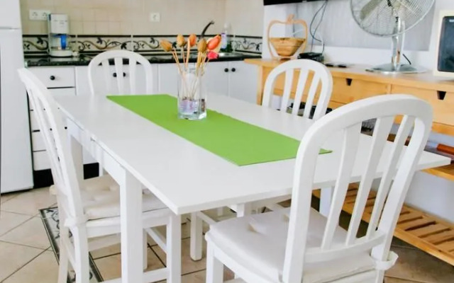 2 Bedroom Condo 02136063 by HomeRez