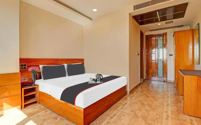 Oyo 703086 Hotel Shri Rooms & Restaurant