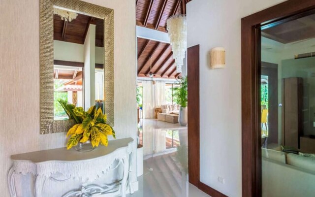 Sunny Vacation Villa 62